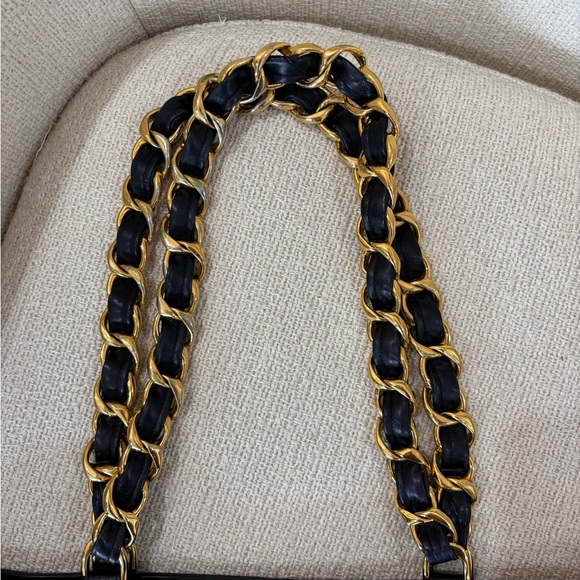 Vintage Chanel!!! Buy this Authentic CHANEL large lambskin shopping tote - Picture 12 of 16